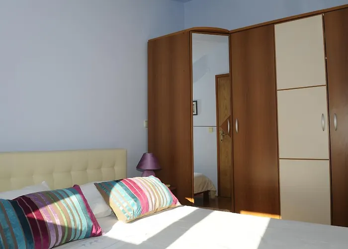 Apartment Happy