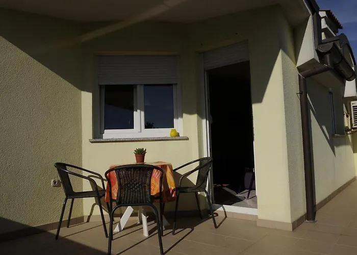 Happy Apartment